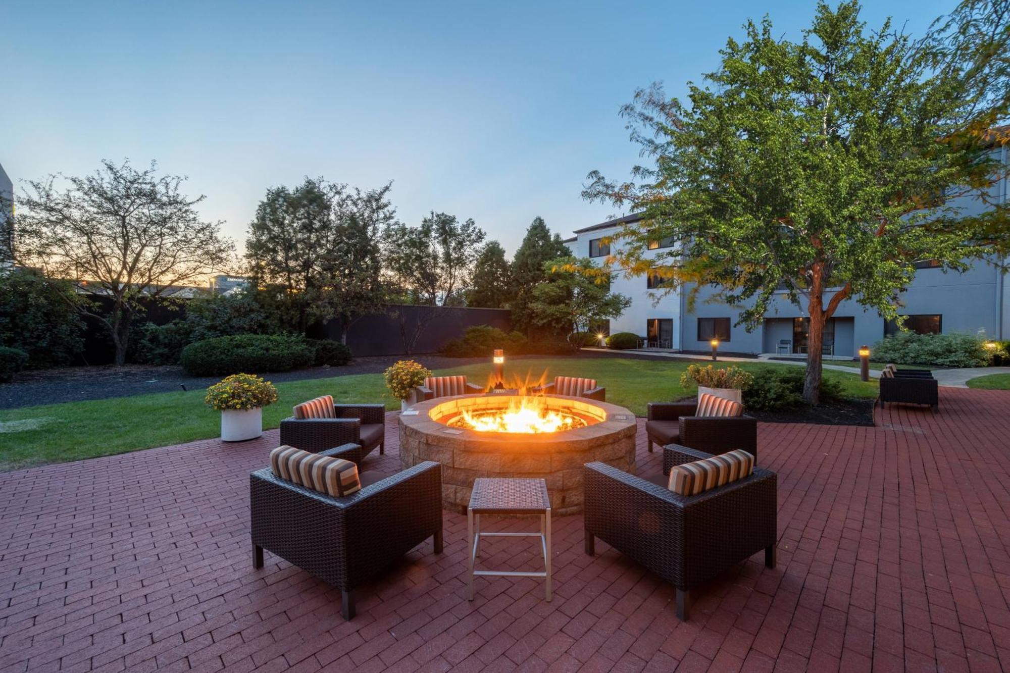 Hotel Courtyard Columbus Airport Zewnętrze zdjęcie